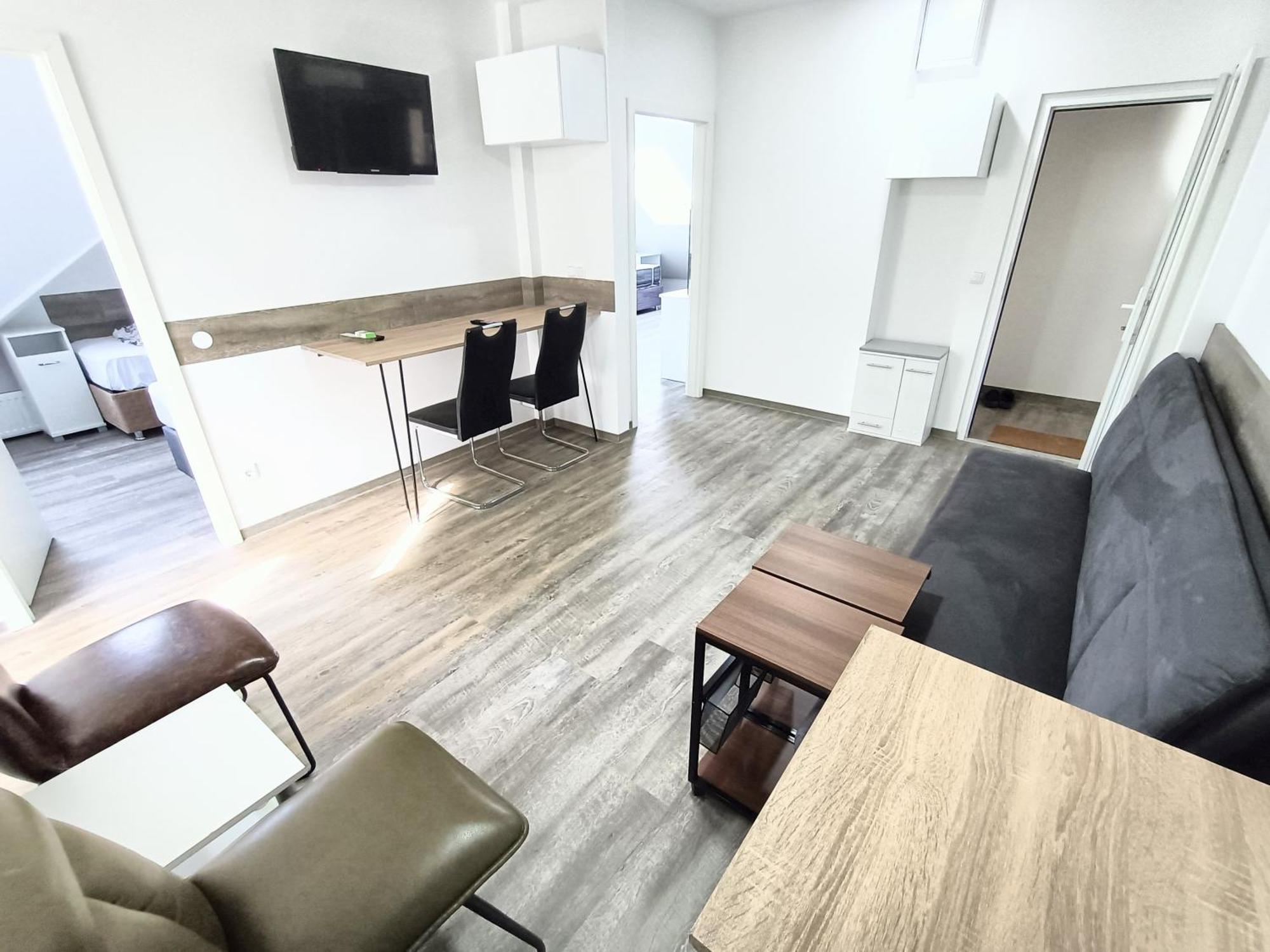 Fmi 9 Accommodation ラウンハイム エクステリア 写真