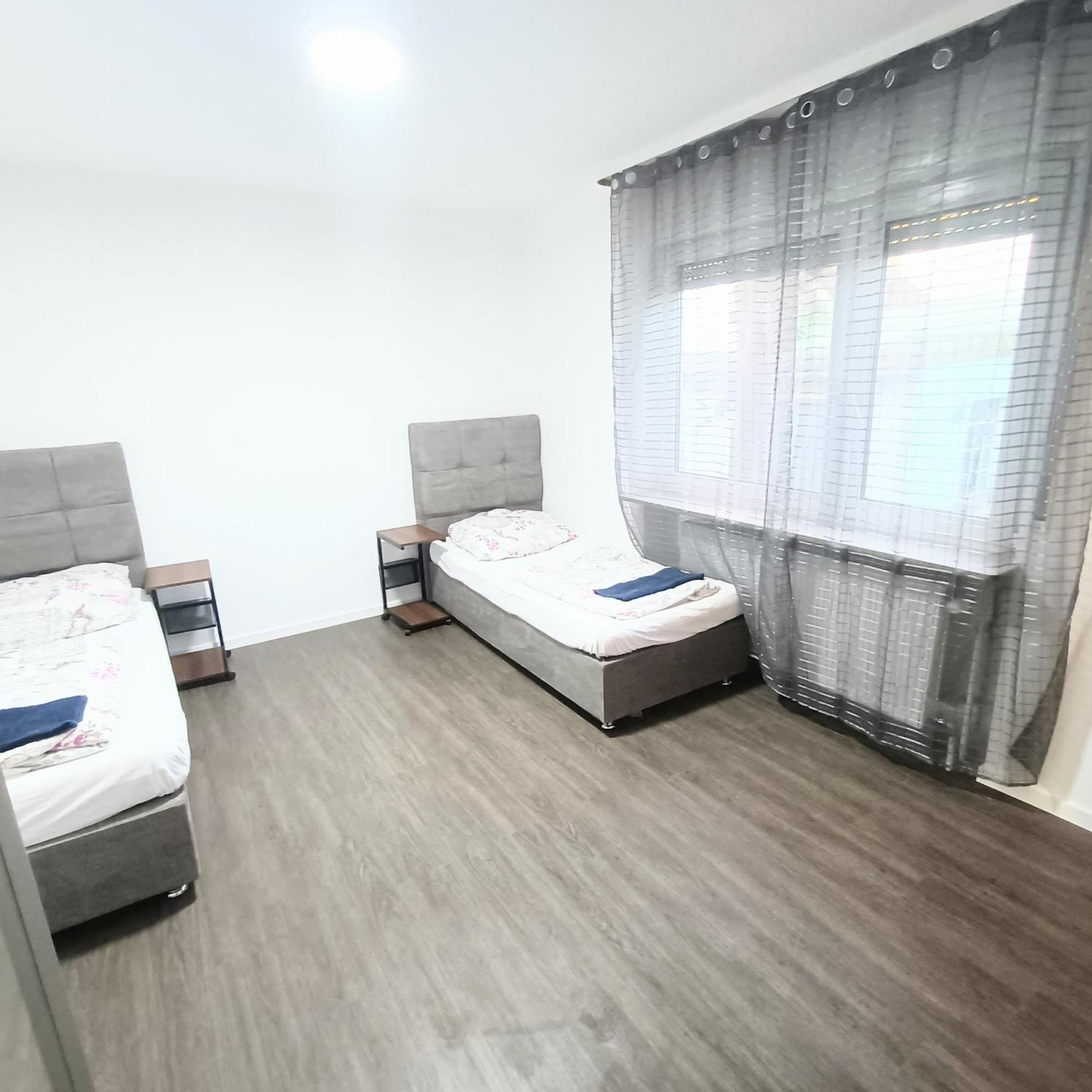 Fmi 9 Accommodation ラウンハイム エクステリア 写真