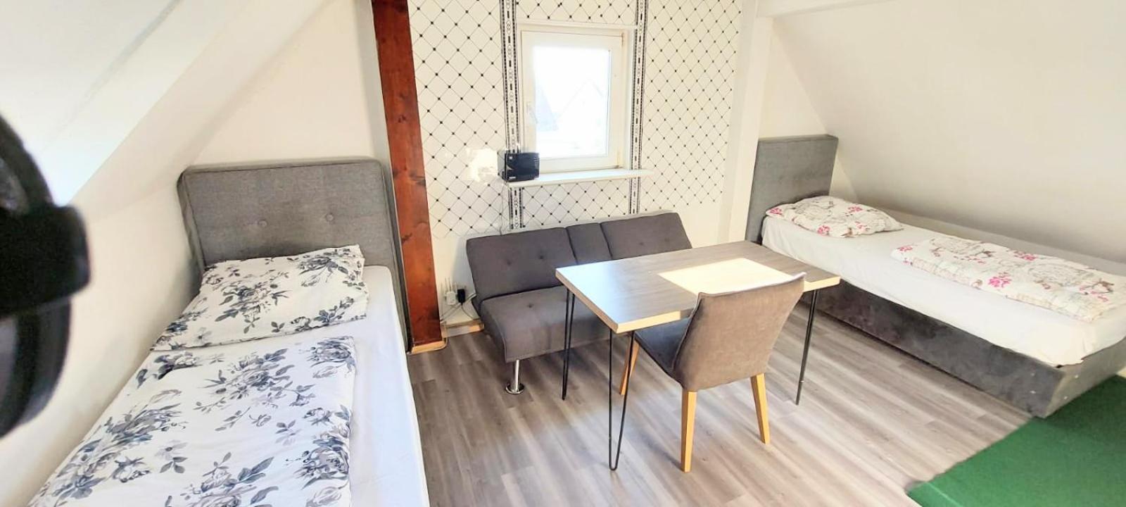 Fmi 9 Accommodation ラウンハイム エクステリア 写真